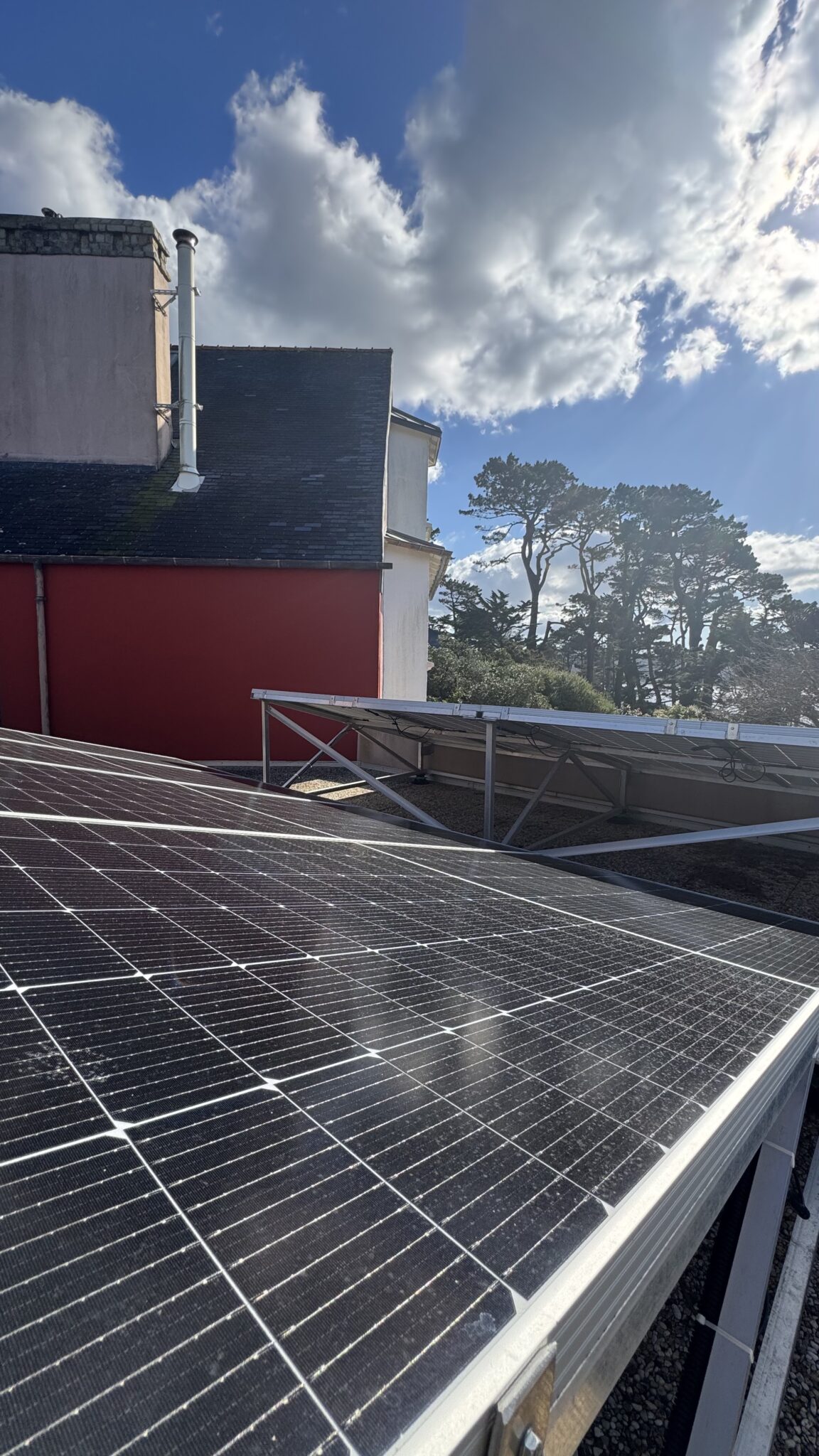 installation photovoltaïque sur châssis en Bretagne
